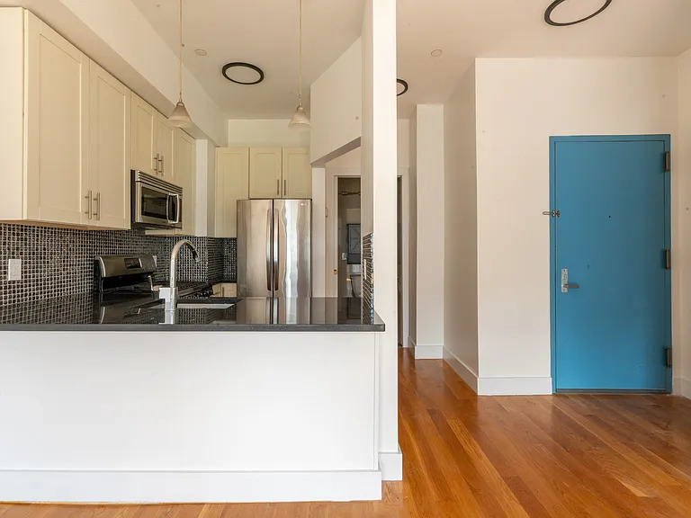 208 Grand St #3B — Photo 3