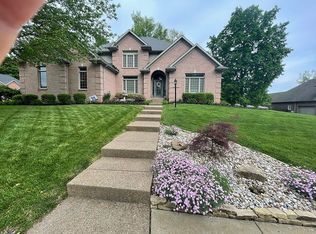 6400 Pebble Point Ct, Newburgh, IN 47630