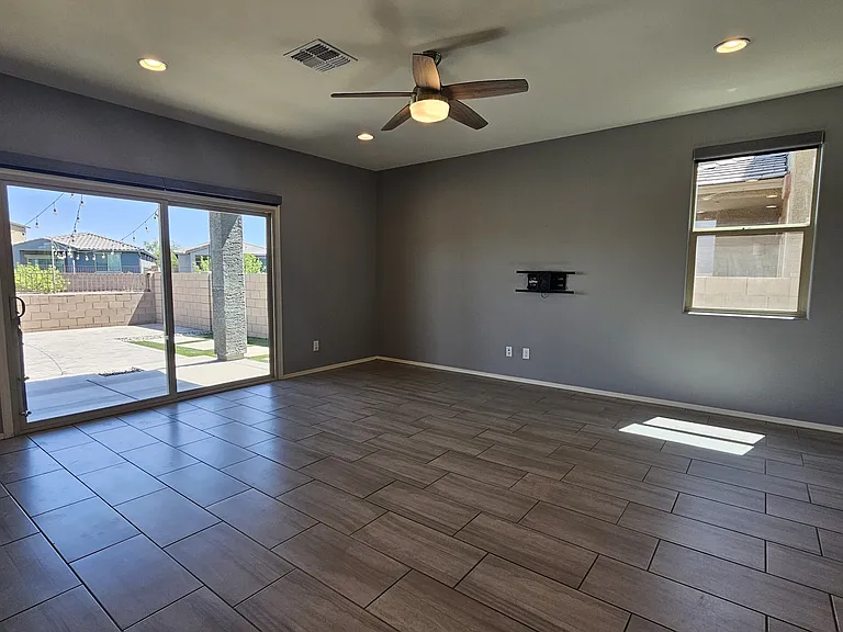 10679 W Golson Dr — Photo 6