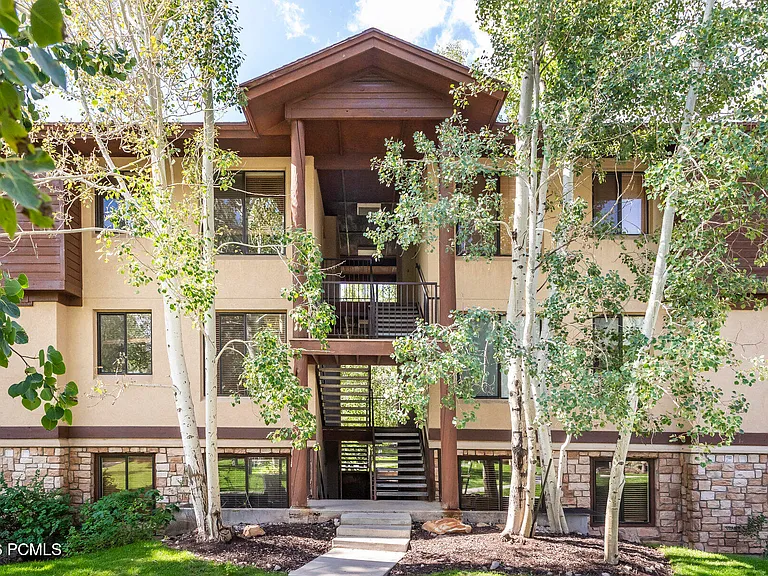 1600 W Pinebrook Blvd #G1 — Photo 1