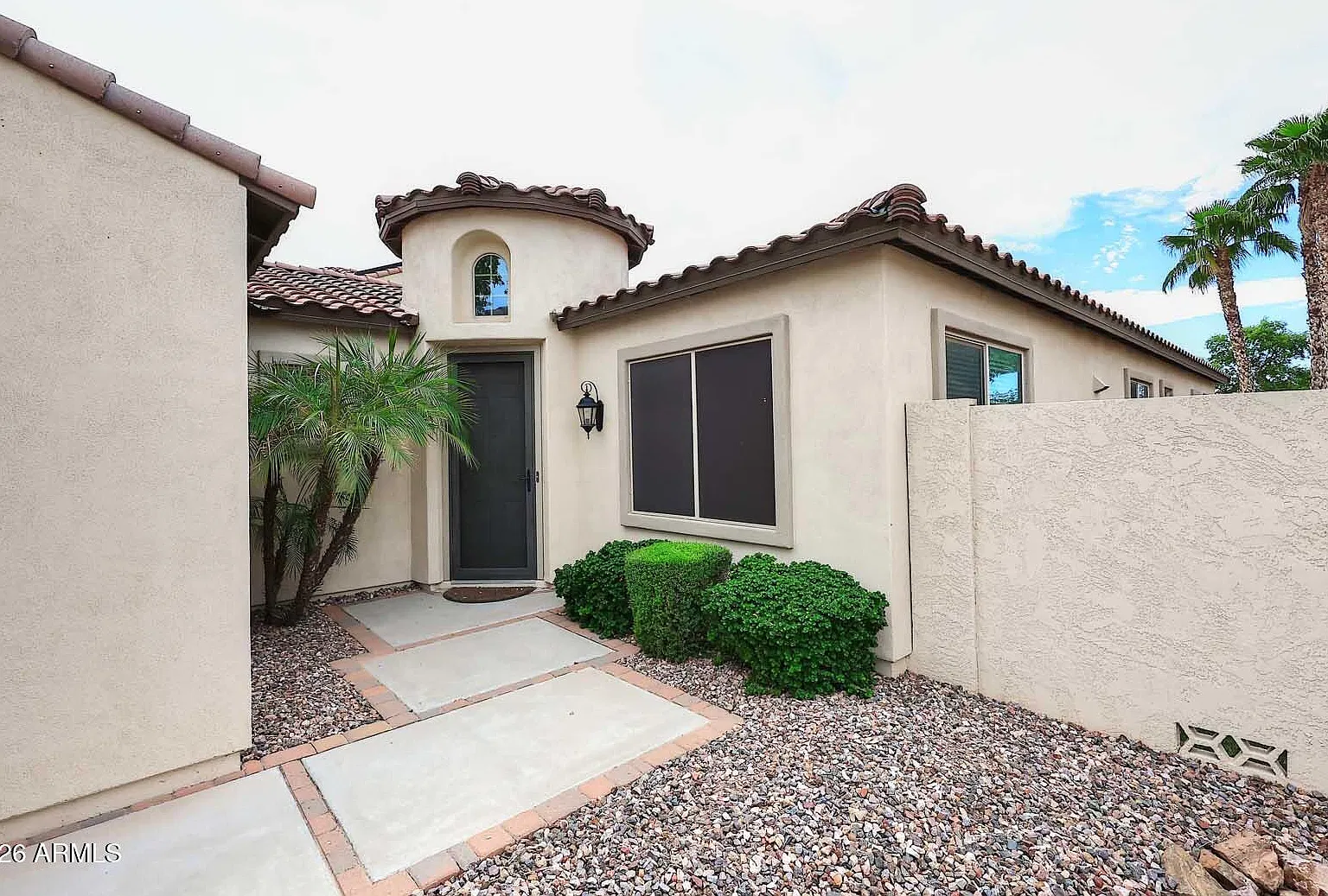 4 bed, 2.0 bath, 2096 sqft, $3,500 — Photo 3