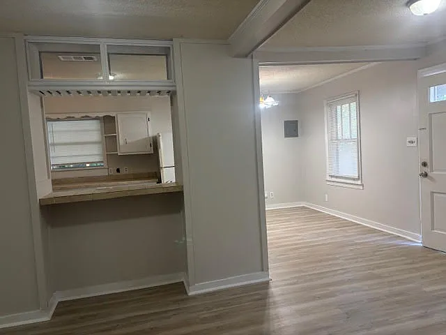 1615 Lewis Ave — Photo 3