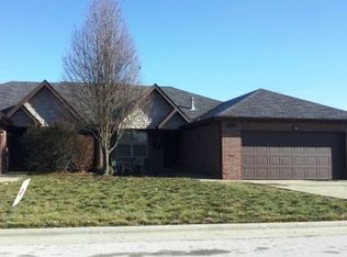3914 N 16th St, Ozark, MO 65721