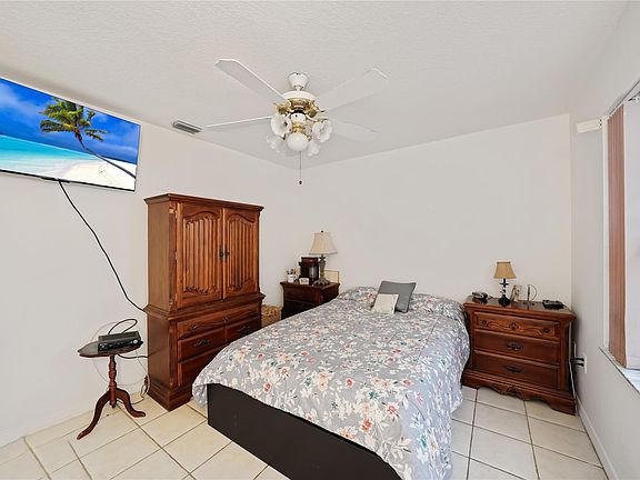4th image of 1297 NW 167th Avenue