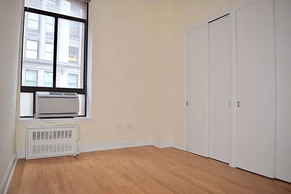 Rented by Manhattan Connection | media 30