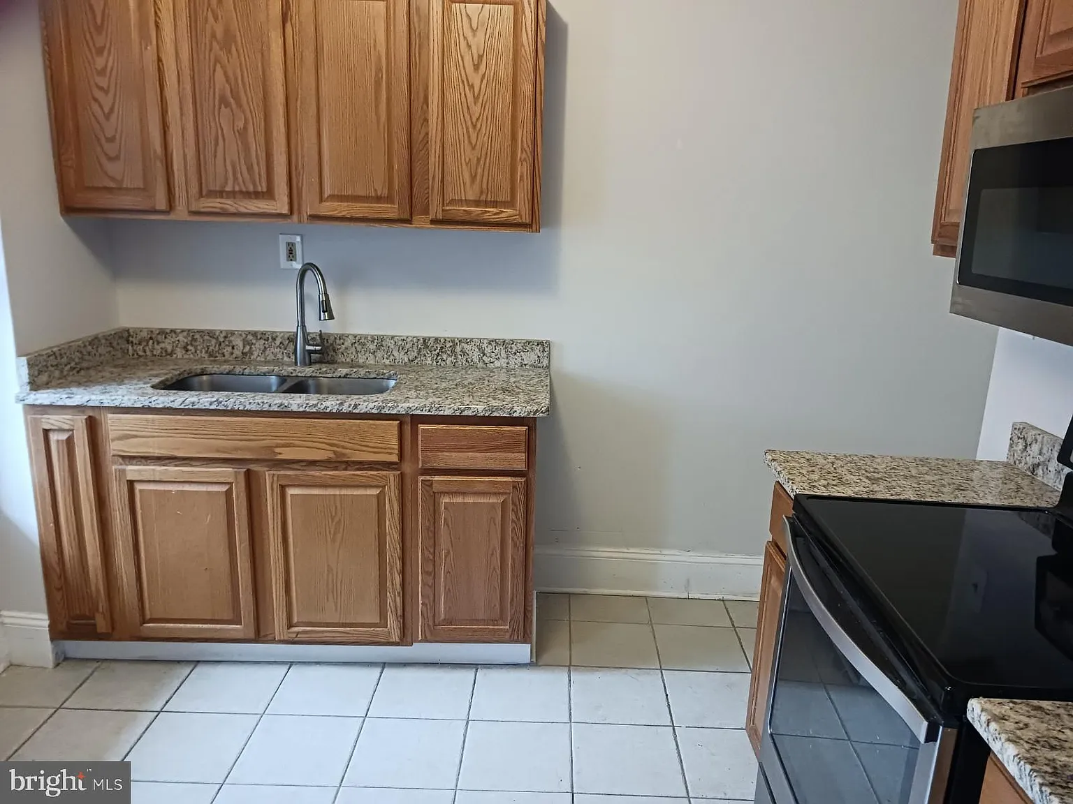3 bed, 1120 sqft, $1,500 — Photo 3