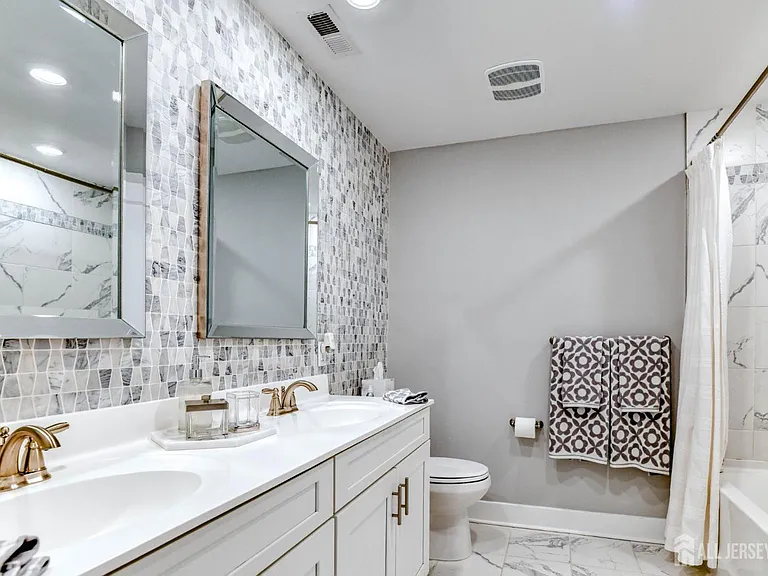 1529 Paxton Ln — Photo 17