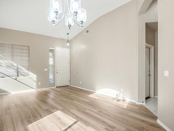 5th image of 1319 W Enfield Way