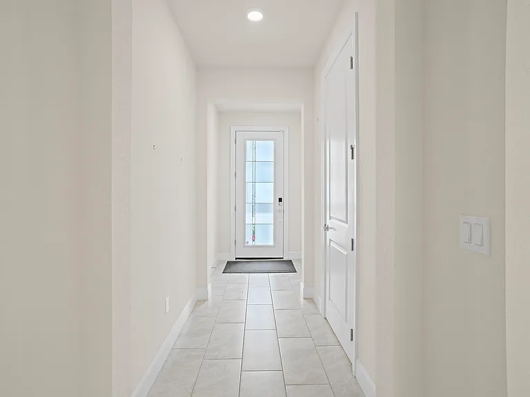 1866 SE Tarni Way — Photo 8