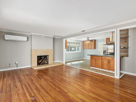 3rd image of 4060 Armstrong St