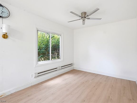 4th image of 1036 Derbydale Rd