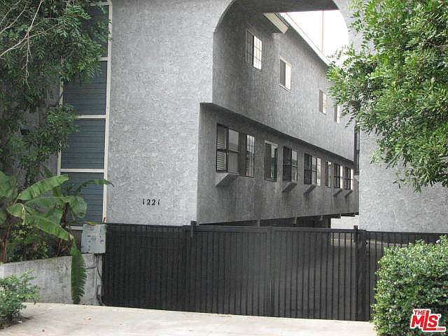 1st image of 1221 N Sycamore Ave APT 9
