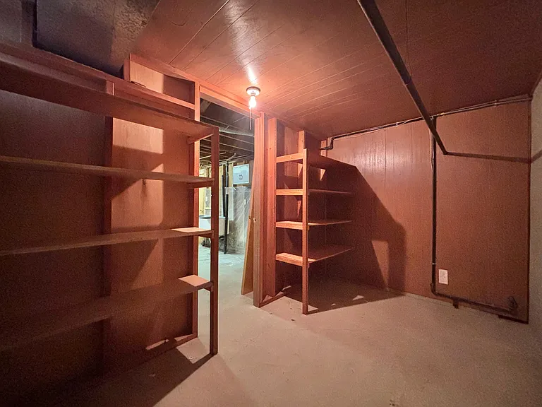 7520 E Mission Ave — Photo 4