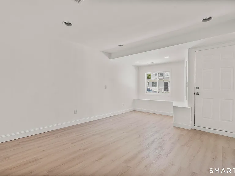 64 Soundview Ave #1 — Photo 14