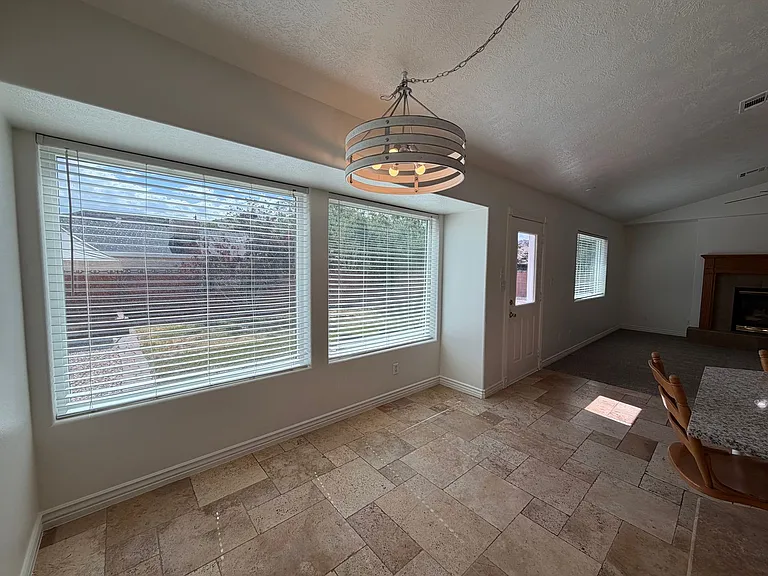 135 N 350 W — Photo 12