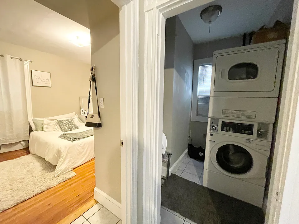 11 Taft St #1B