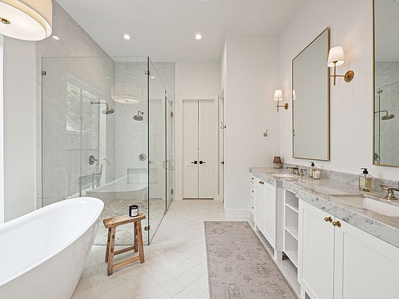 4th image of 8448 San Fernando Way