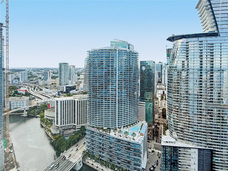 475 Brickell Ave #4610