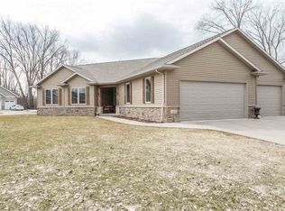 1435 W Casual Ct, Appleton, WI 54913