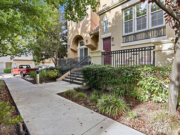 3rd image of 4022 Fitzpatrick Way