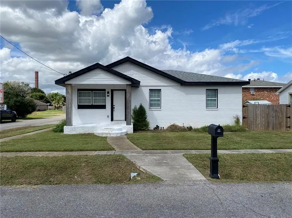2300 Delille St, Chalmette, LA 70043