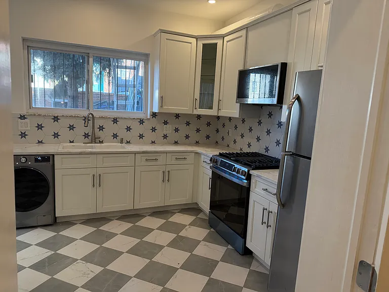 1535 S Broad St #1R — Photo 5