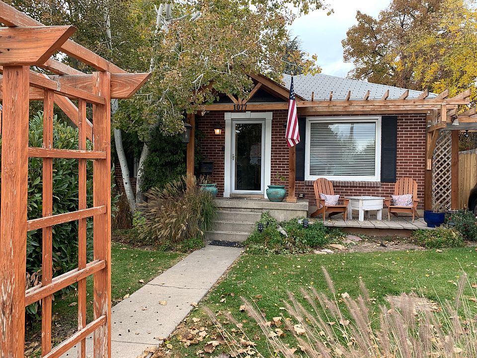 1077 Austin Ave.