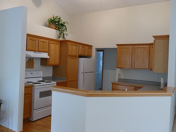 4th image of 3586 Keats Blvd