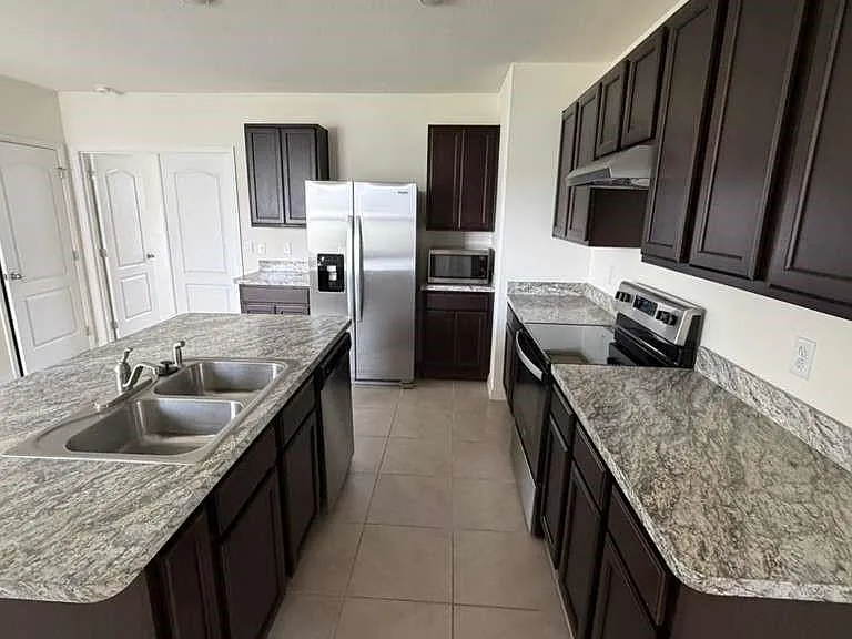 1511 Catbriar Way — Photo 5