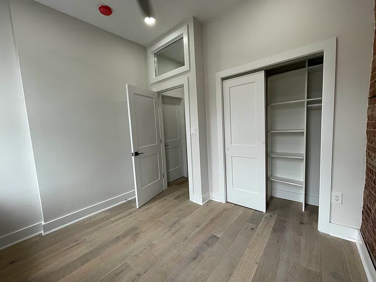 612 Washington St #2 — Photo 4