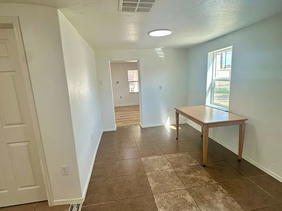 1400 S Farmington Rd