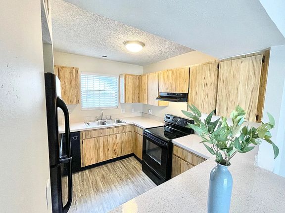 2nd image of 8018 N Saint Peter Ave #8018