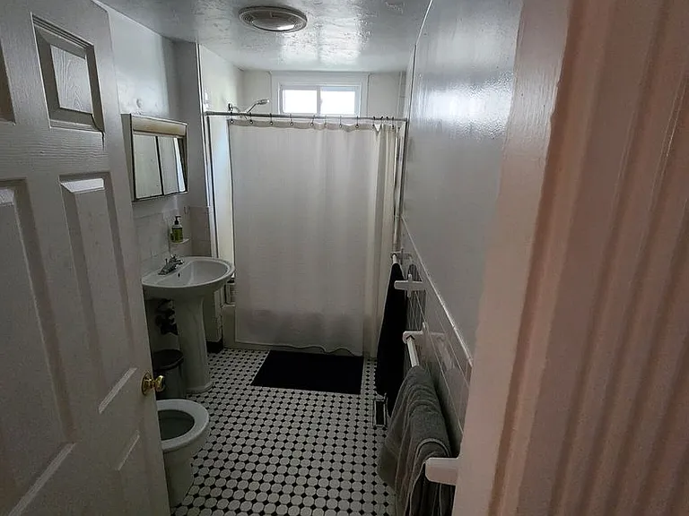 45 Gardner St #1A — Photo 7