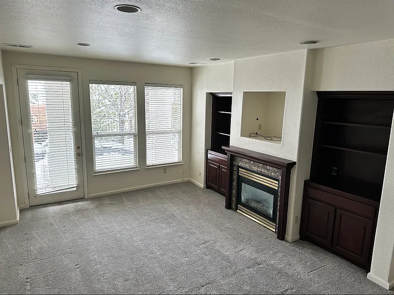 4819 Elkcreek Trl — Photo 18