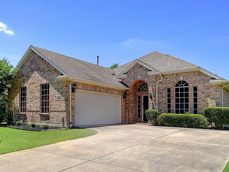 8393 Davis Dr — Photo 1