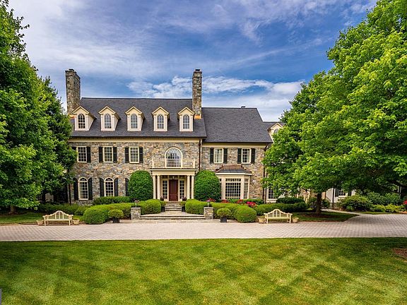 3rd image of 11400 Highland Farm Ct