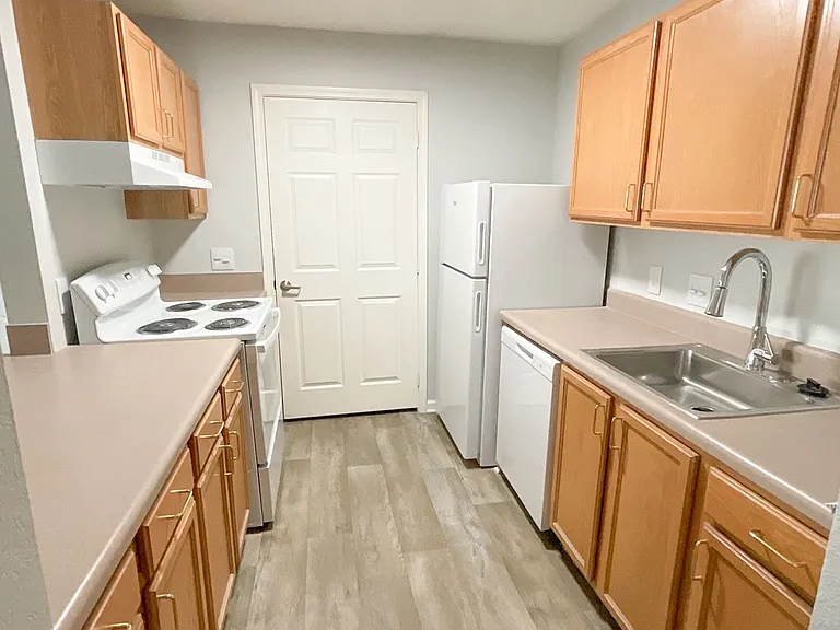 Blue Ridge Village Apartments — Photo 15