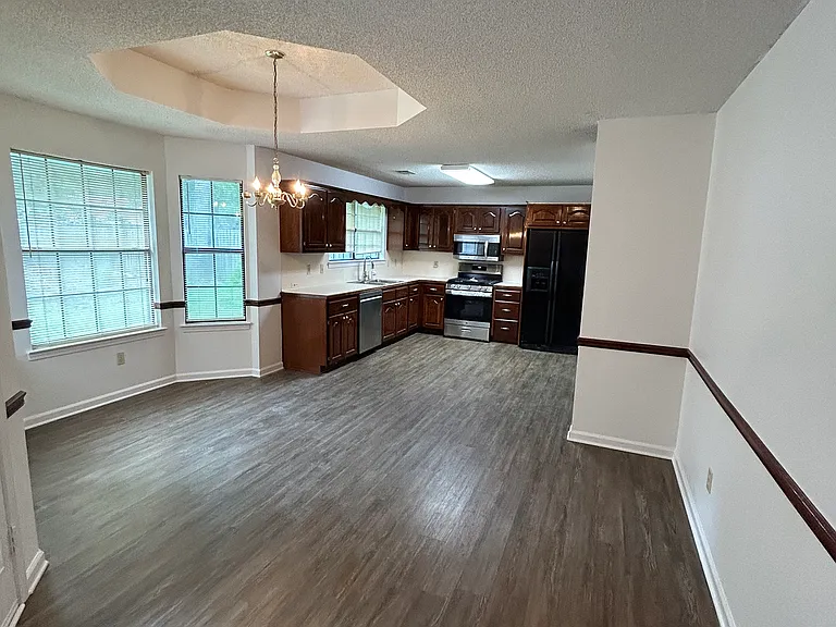 2305 Coraltree Dr — Photo 4