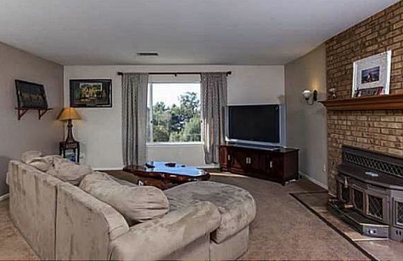 5th image of 948 1/2 Miramar Dr