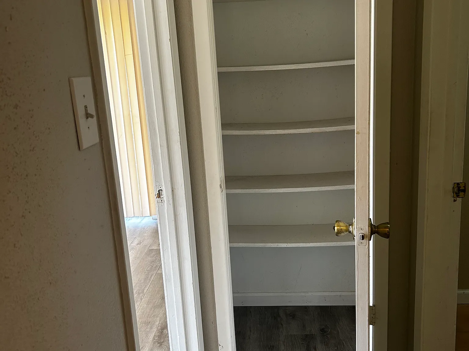1 bed, 950 sqft, $1,350 — Photo 3