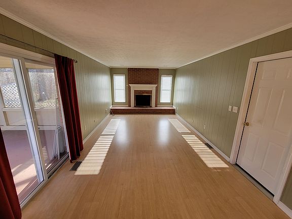 5th image of 698 Liberty Ln