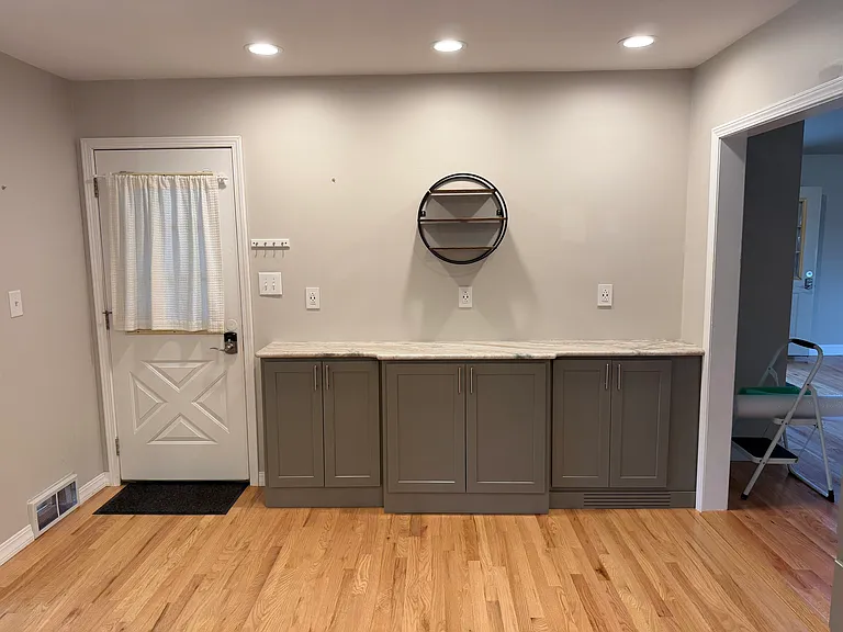 68 Regal Pl #8 — Photo 4