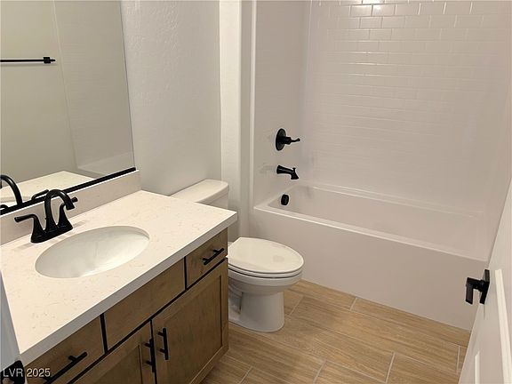 5th image of 115 Electrum Ave