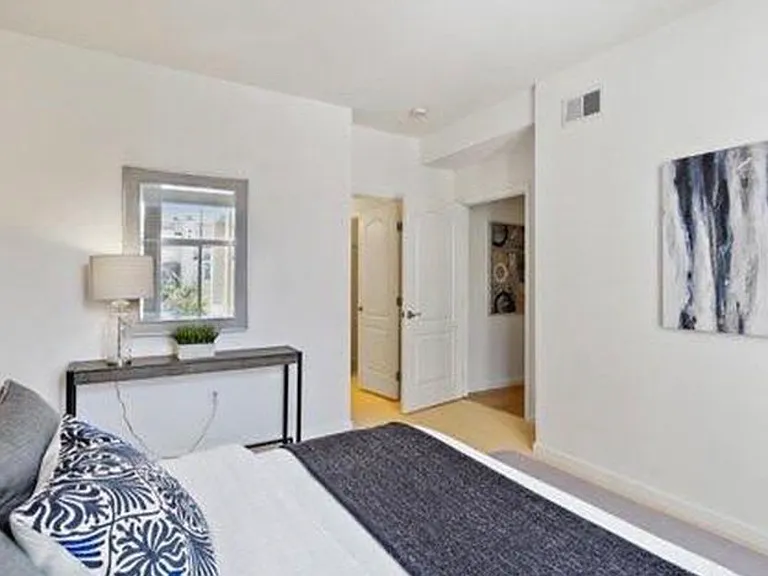 1951 Ofarrell St #210 — Photo 10