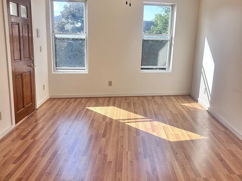40 S Front St #5