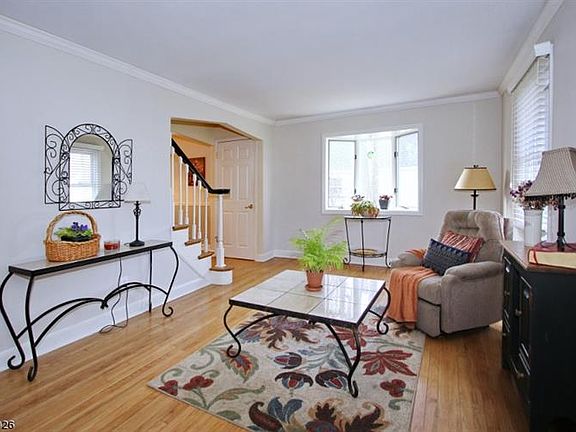2nd image of 225 Ayliffe Ave