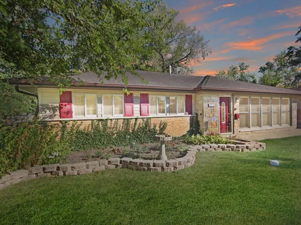 105 Nashua St, Park Forest, IL 60466