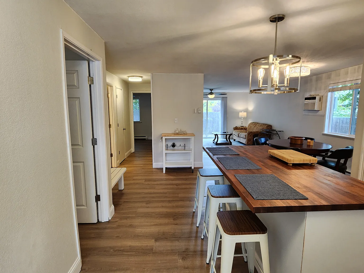 2 bed, 1000 sqft, $1,695 — Photo 4