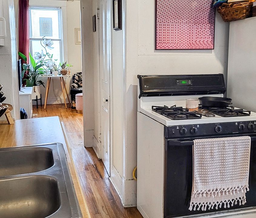 1st image of 1617 N Winchester Ave APT 2F
