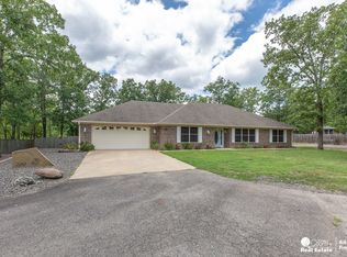 200 Pinoak Dr, Mena, AR 71953